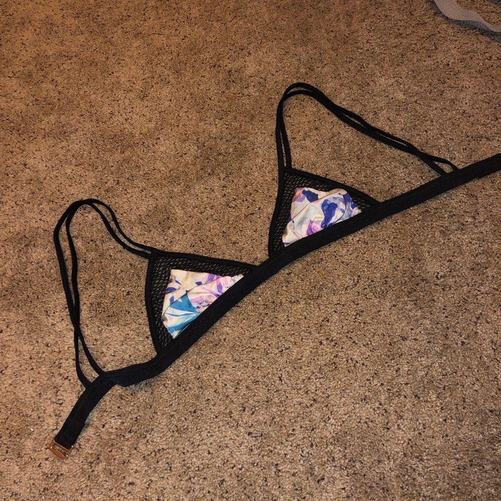 Victoria’s Secret small mesh bikini top
